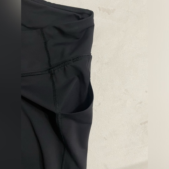 Lululemon Wunder Train Black Leggings Crop With Pockets mesh details Size 4 - Picture 8 of 12